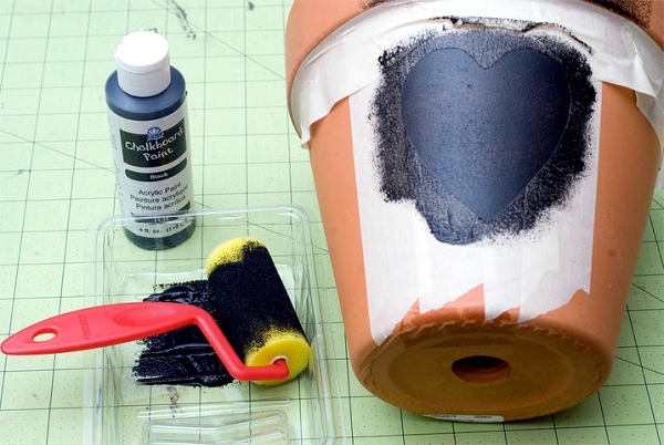 The pots adorn - craft ideas with chalkboard paint and trim The pots adorn - craft ideas with chalkboard paint and trim