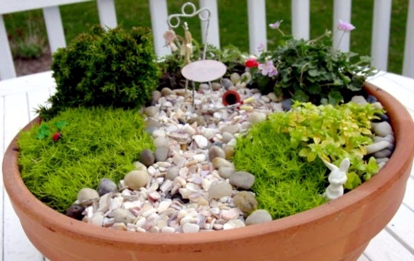 Create miniature gardens in pots on the balcony QuickStart Guide Interior Design Ideas