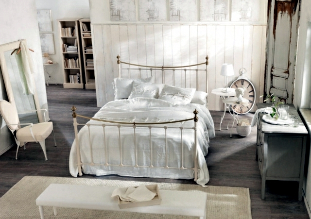 Room in shabby chic decorating style introduced - a touch of romance