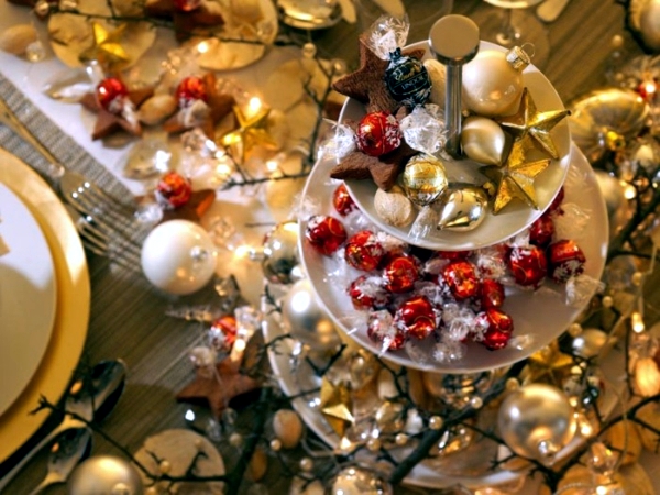 Decorating the Christmas table - little touches with a big impact