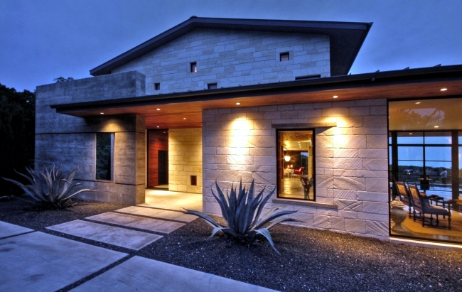 Modern residence in Texas with rooftop terrace and rooftop pool