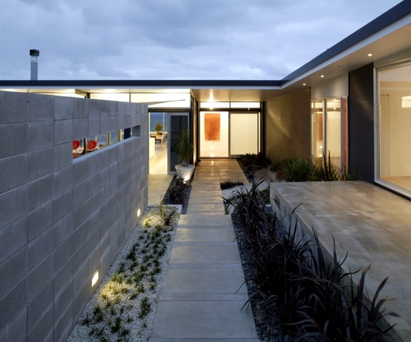 Okitu house - a coastal home in New Zealand