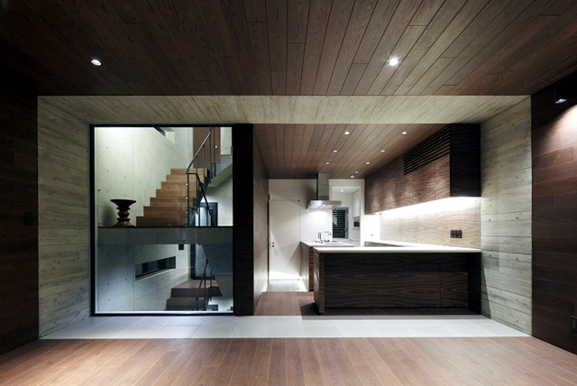 House with balcony - modern concept, implemented by Ryo Matsui in Tokyo