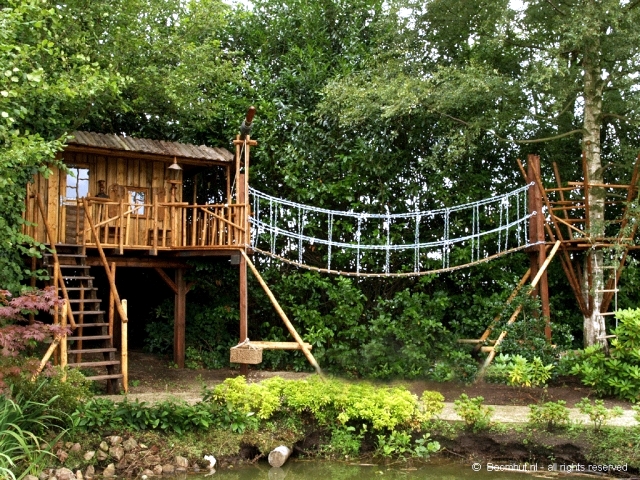 A tree house for children in garden construction - Useful tips and ideas