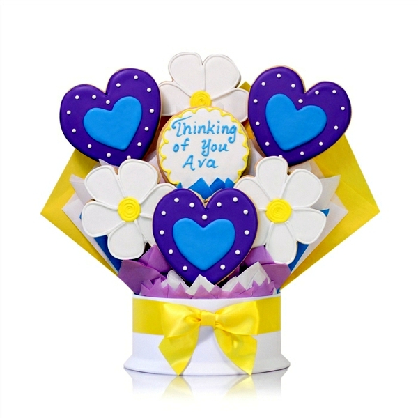 Gifts for Valentine's Day - sweeten your life with heart cookies