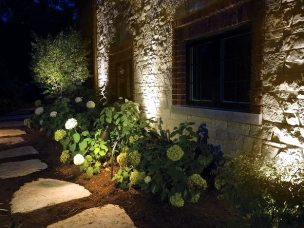 Anleuchten beautiful 15 ideas for landscape lighting patio garden