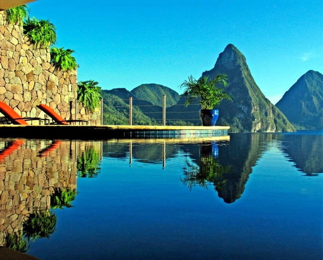 Jade Mountain Resort offers a choice of unforgettable holidays