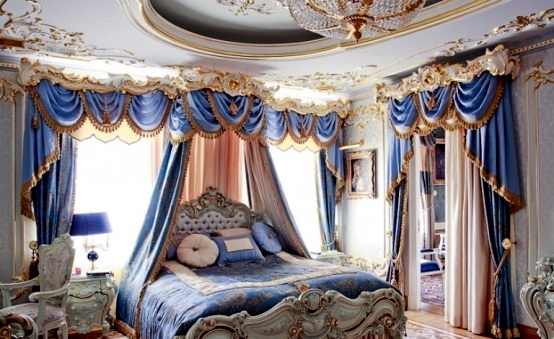 Luxury apartment in the rococo style in St. Petersburg - live like a palace