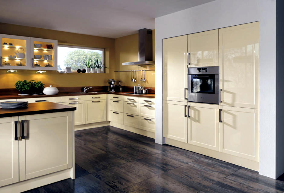 Yellow wall in the kitchen | Interior Design Ideas - Ofdesign