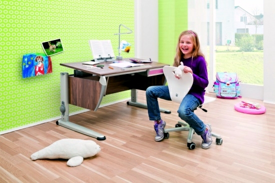 designs office chair for effective learning in the nursery