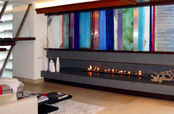 Contemporary fireplace design offers an attractive flame pattern