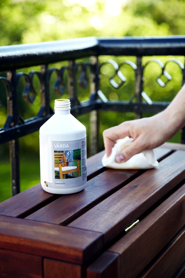 Wooden Garden Furniture maintain regular cleaning and oiling