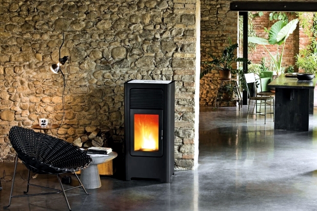 MCZ pellet stove - high efficiency, proprietary technology, modern design