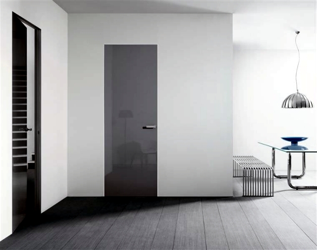 The doors of the Italian designers Lualdi door for modern spaces