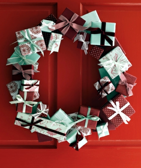 Craft Christmas wreath - 14 ideas with unusual materials