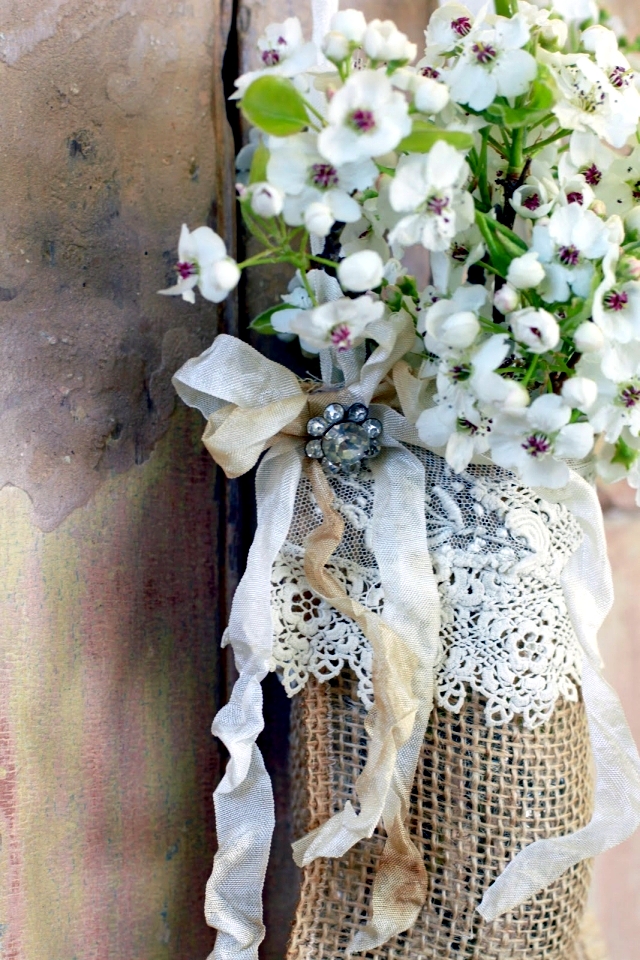 Spring Decorating Ideas - beautiful arrangements for the panel and the door