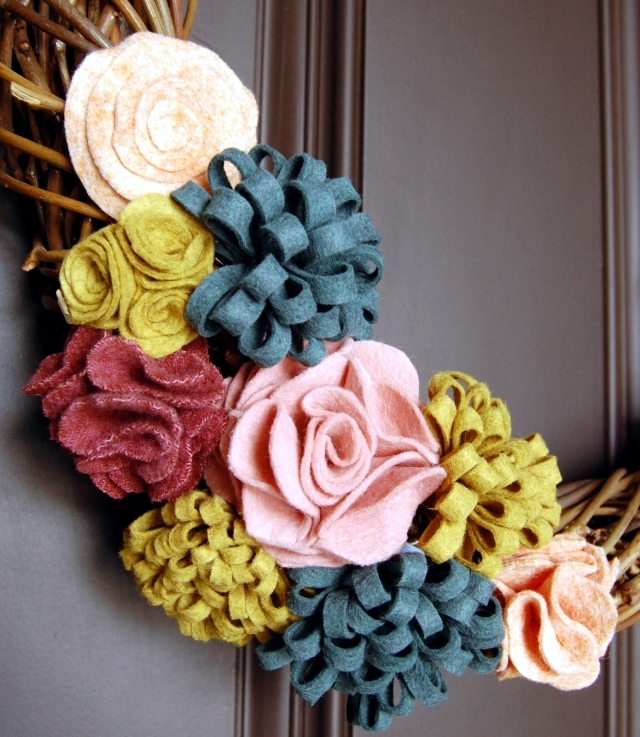 Spring Decorating Ideas - beautiful arrangements for the panel and the door