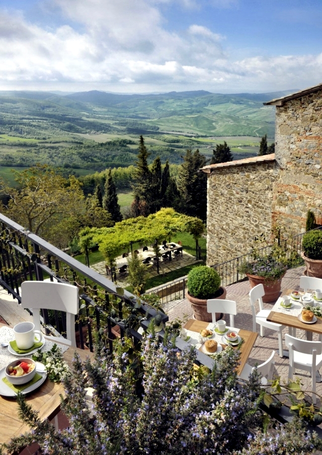 The rustic Monteverdi Ilaria Miani, in the heart of Tuscany