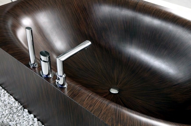 Wooden tub, separate invite you to relax