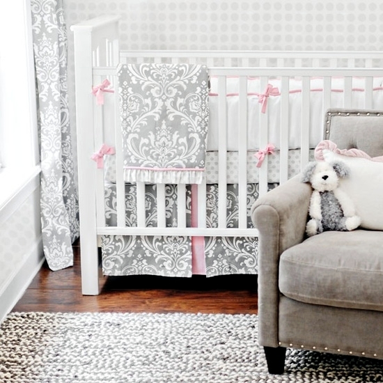 Thumbnail baby room - choose a practical bed with bars