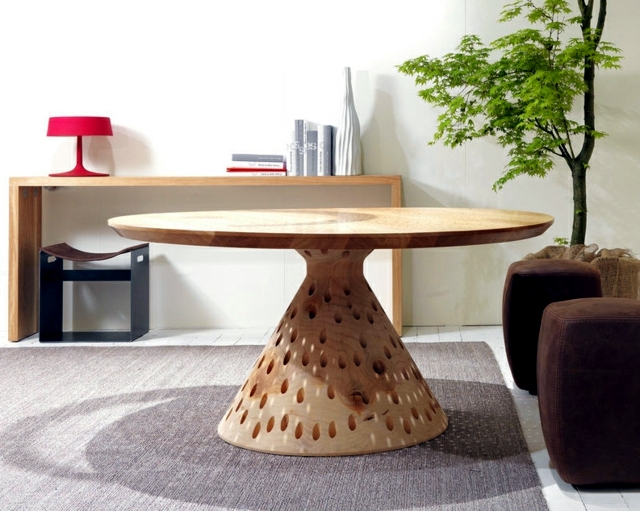 Wooden table with anpsrechender Optics - Riva Colino