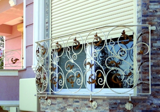 Wrought iron in architecture - 107 Fences and Railings