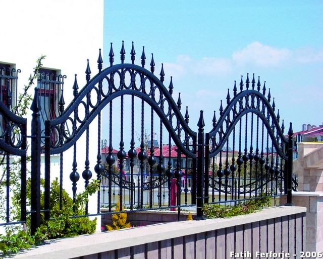 Wrought iron in architecture - 107 Fences and Railings