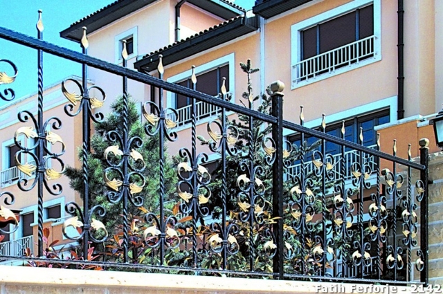 Wrought iron in architecture - 107 Fences and Railings