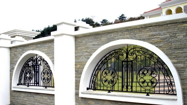 Wrought iron in architecture - 107 Fences and Railings