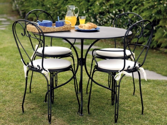 Metal garden chairs with playful details wrought iron-20 Ideas