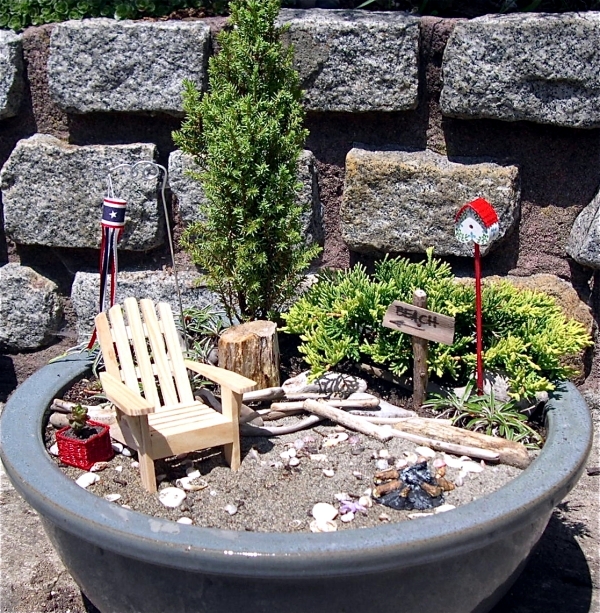 Create miniature gardens in pots on the balcony - QuickStart Guide