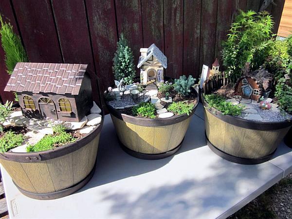 Create miniature gardens in pots on the balcony - QuickStart Guide