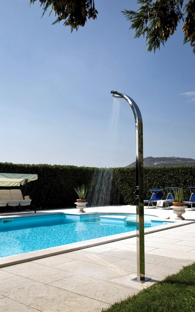 20 showers modern garden design - sleek look and functionality