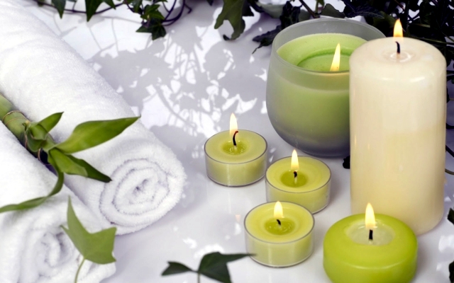 Wellness with scented candles - create a calm atmosphere