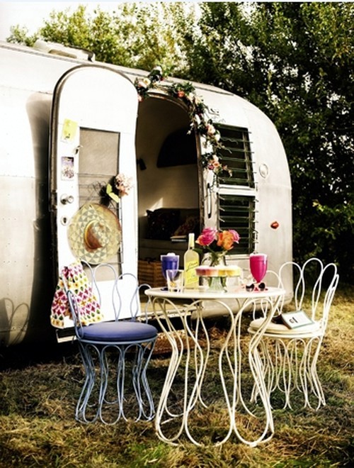 Caravan Decoration - set the caravan with a retro touch