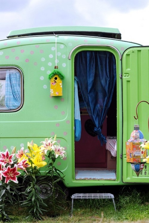 Caravan Decoration - set the caravan with a retro touch