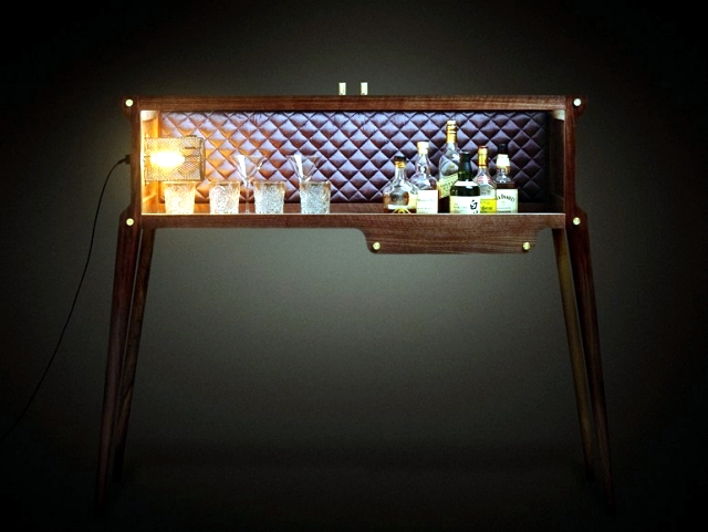 wooden bar + Buster Punch - A "Rock Star" in the house