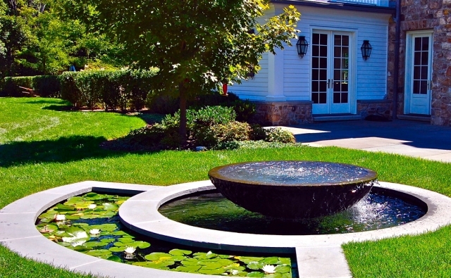 22 ideas for garden fountains as a creative design element in the garden