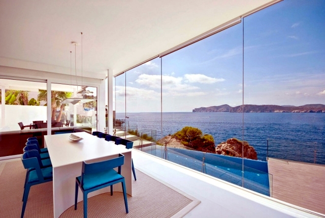 Mallorca gorgeous golden luxury villa located directly on the sea