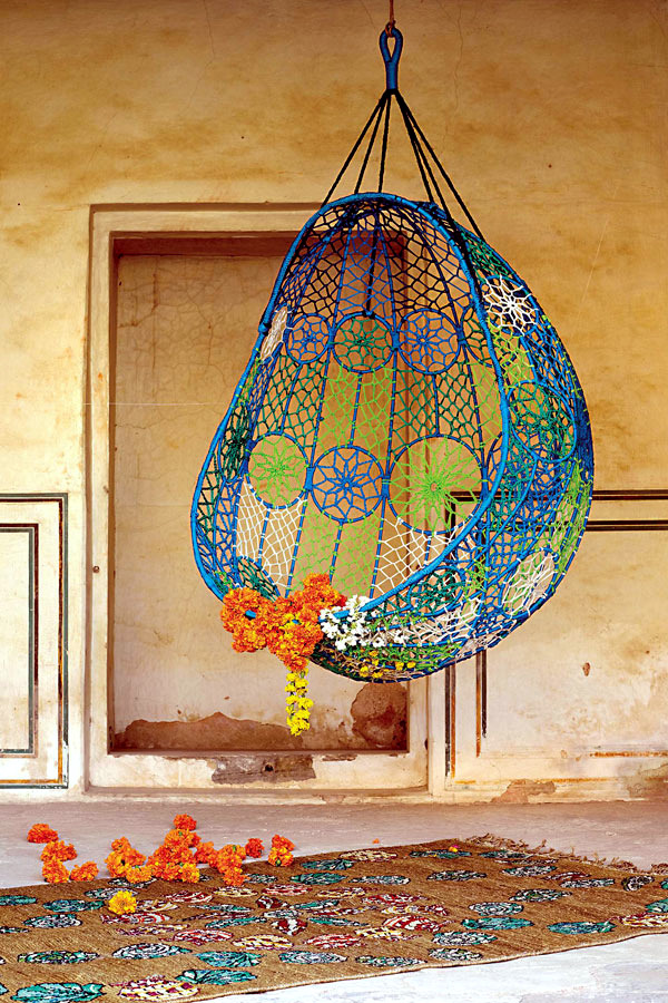 Metal frame, zuri furniture combining the furniture,