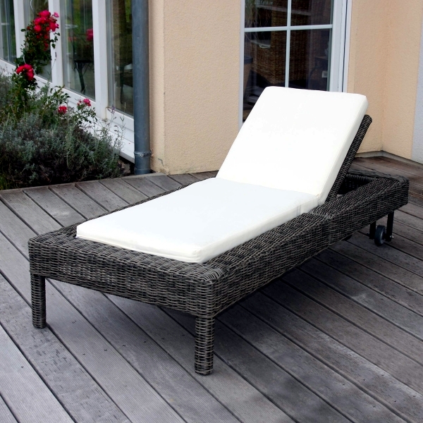 Poly rattan garden furniture - the right look for your modern room