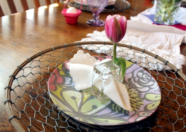 25 decorating ideas for the Easter table - put guests in an atmosphere of spring!