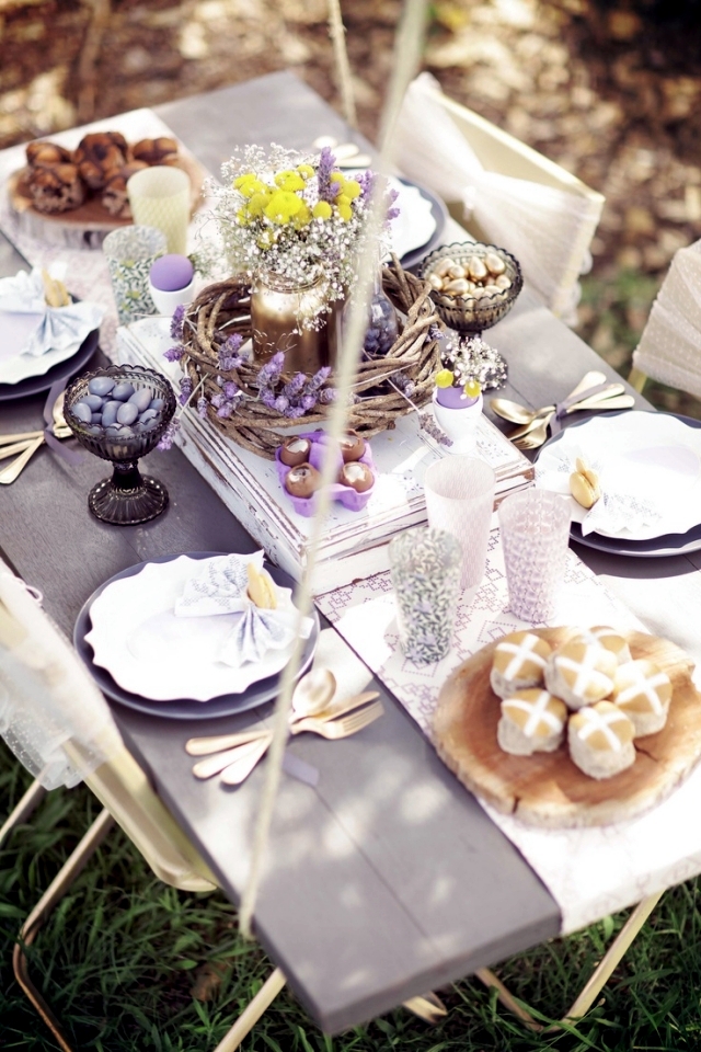 25 decorating ideas for the Easter table - put guests in an atmosphere of spring!