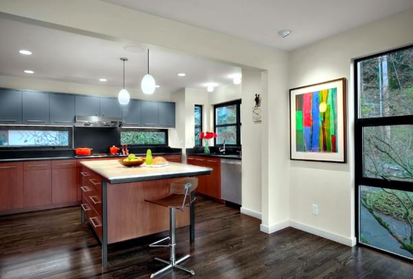 Use abstract art as decorative items for the modern home