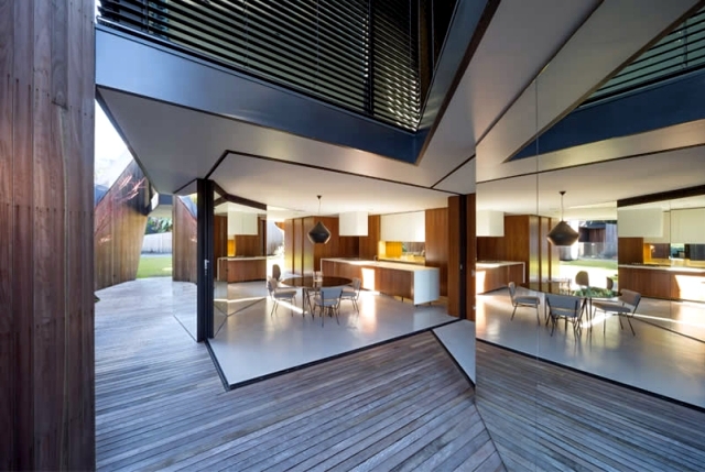 K House in Sydney - concrete house roof in a geometric design