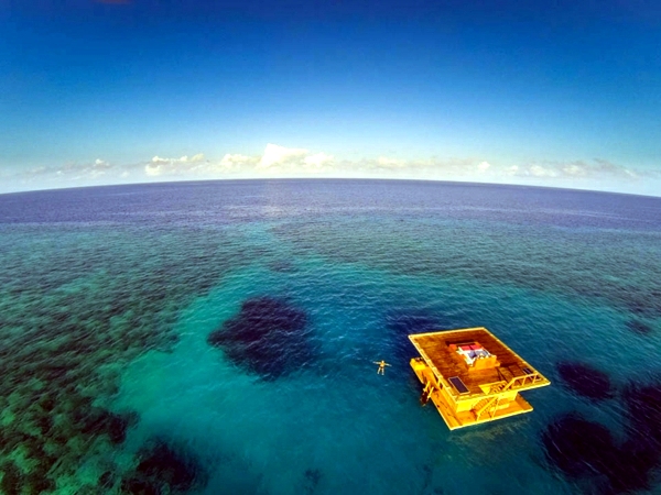 Waterfront Hotel in Africa reveals amazing underwater world