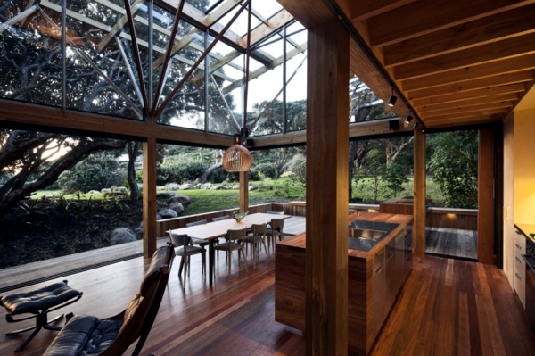 "Under Pohutukawa House" - The wooden house luxury and exotic