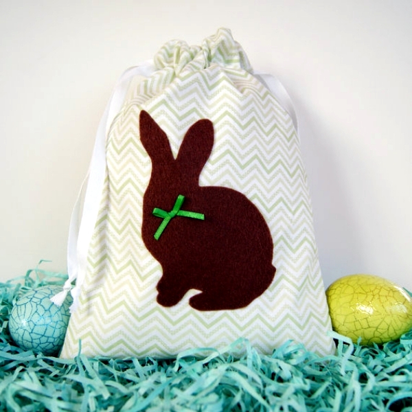 Playing with the kids Easter Bunny - gift ideas and decorations