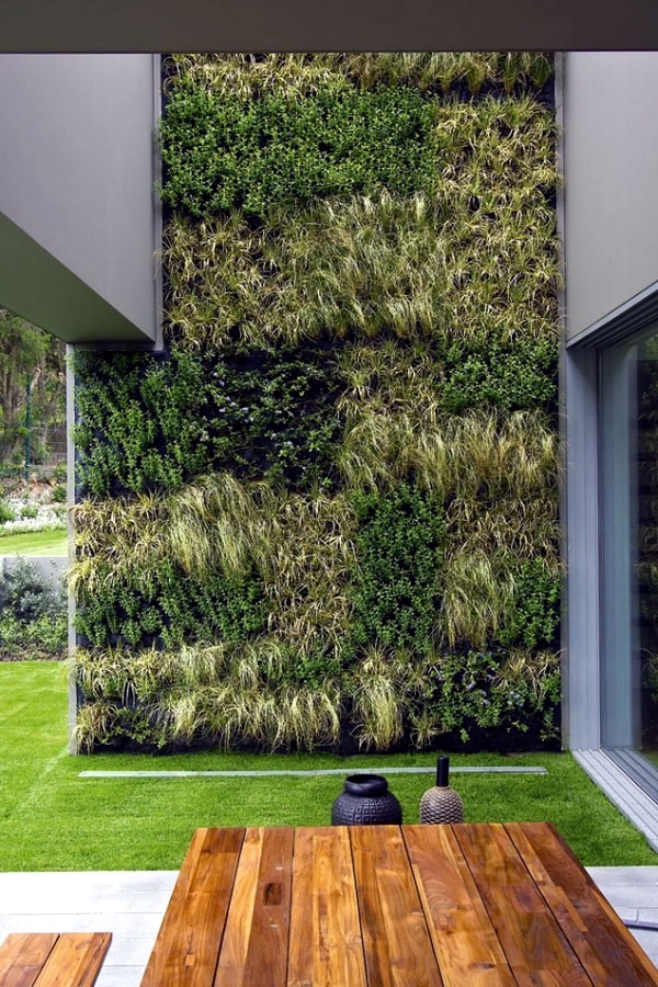 Vertical gardens inside and outside - A bright future for green wall