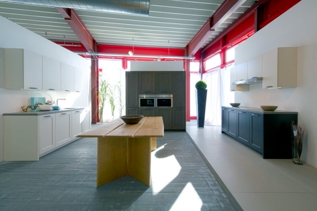 Kitchen Design Solutions Rotpunkt combine innovation and tradition